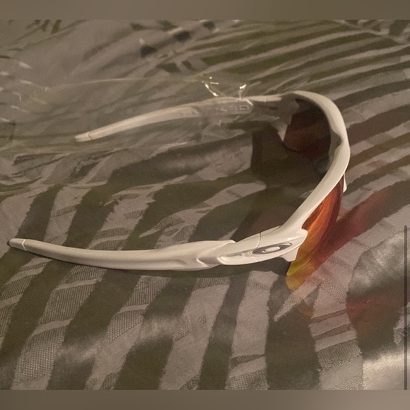 Brand New Oakley Sunglasses/Never worn🕶️ - Picture 2 of 5